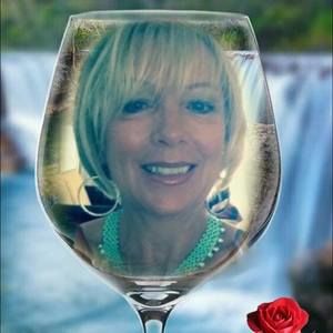 Meet your Posher, Claudia